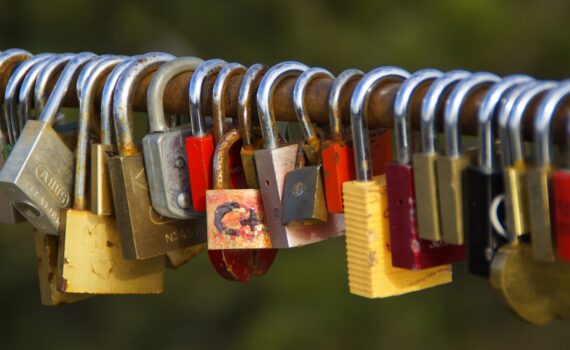 Love locks promises